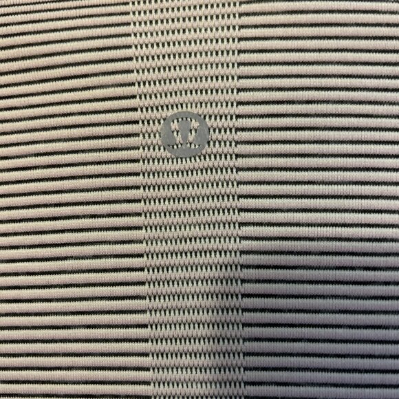 Swiftly Tech Short Sleeve Shirt 2.0 Size 6 Striped - Picture 5 of 6